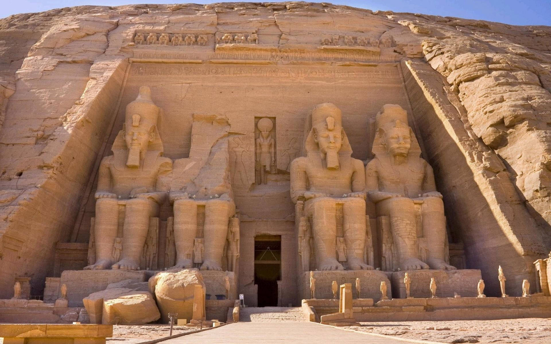 Tempel af Ramses II Egypten begrænser sig med gulddetaljer. Wallpaper