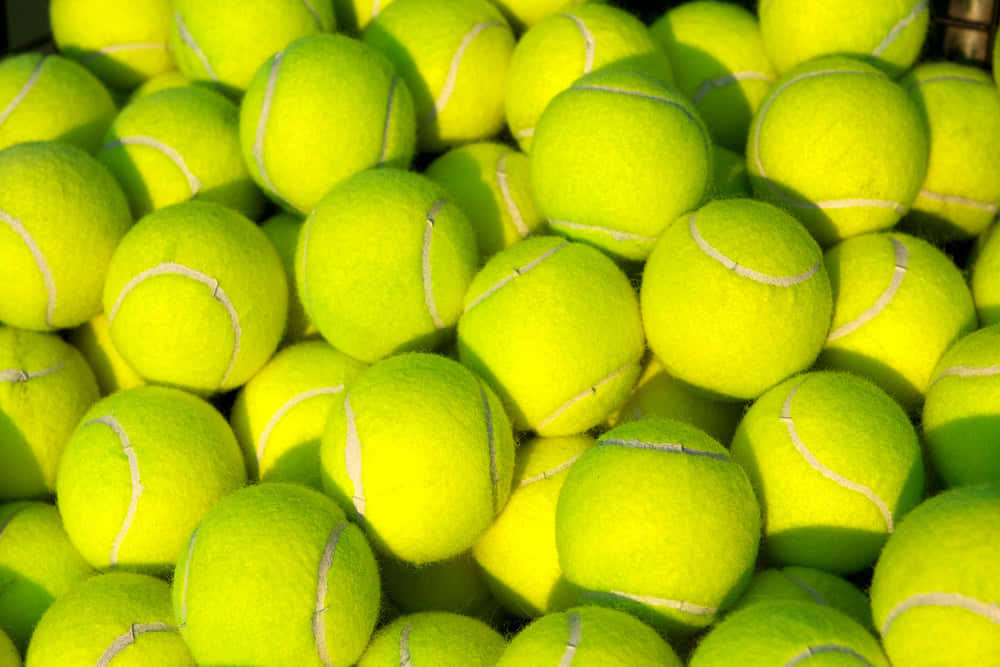 Perfektspikad Tennisboll. Wallpaper
