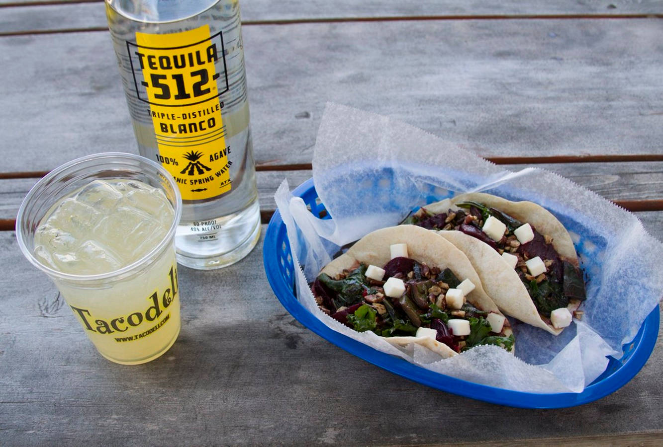 Tequila512 Blanco Accompagnata Da Tacos Tradizionali Sfondo