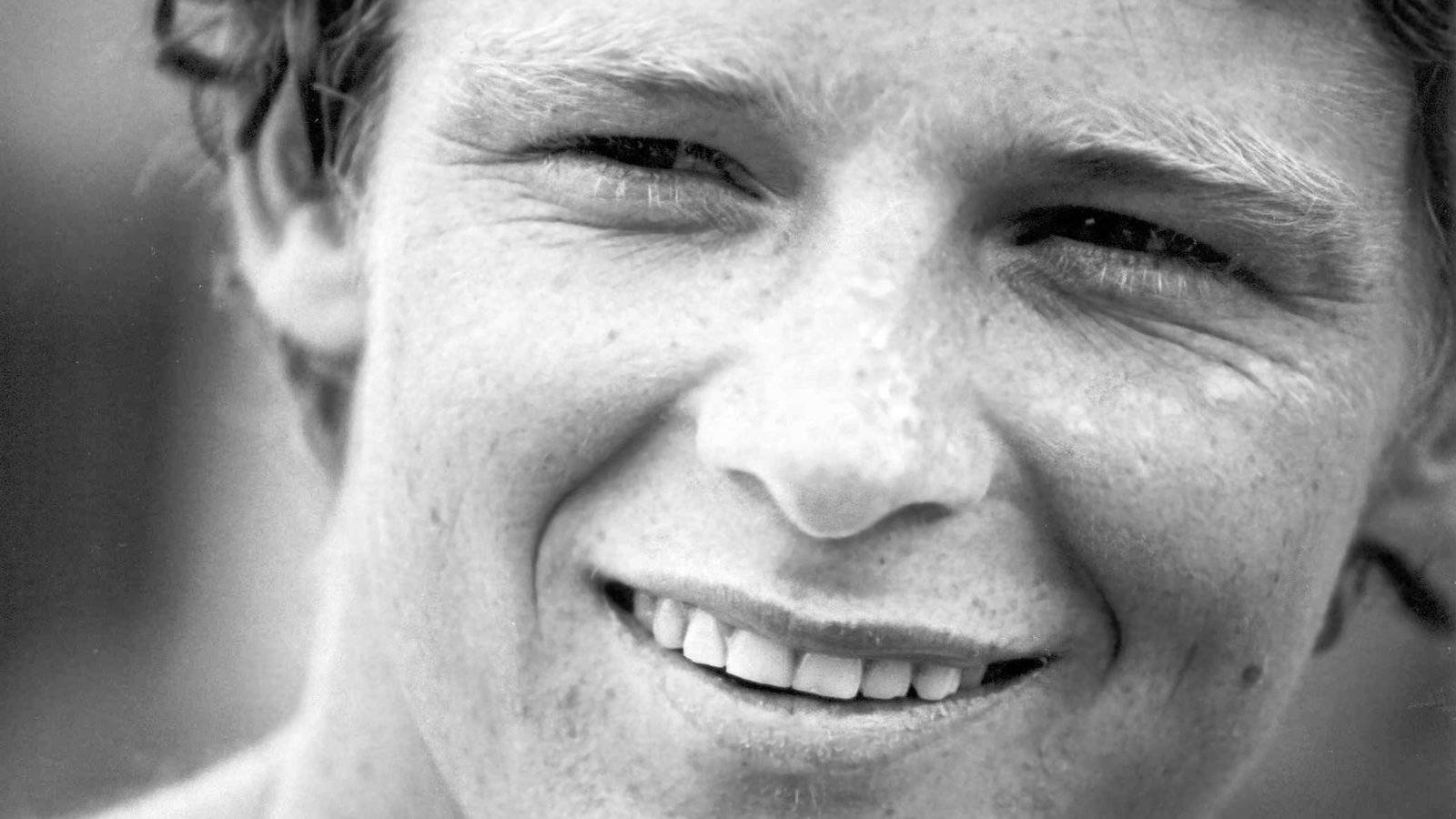 Fotografiaem Close-up De Terry Fox Para Papel De Parede De Computador Ou Celular. Papel de Parede