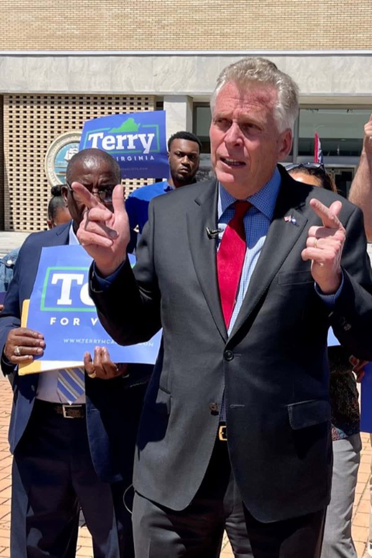 Terry Mcauliffe Pointing His Fingers Wallpaper