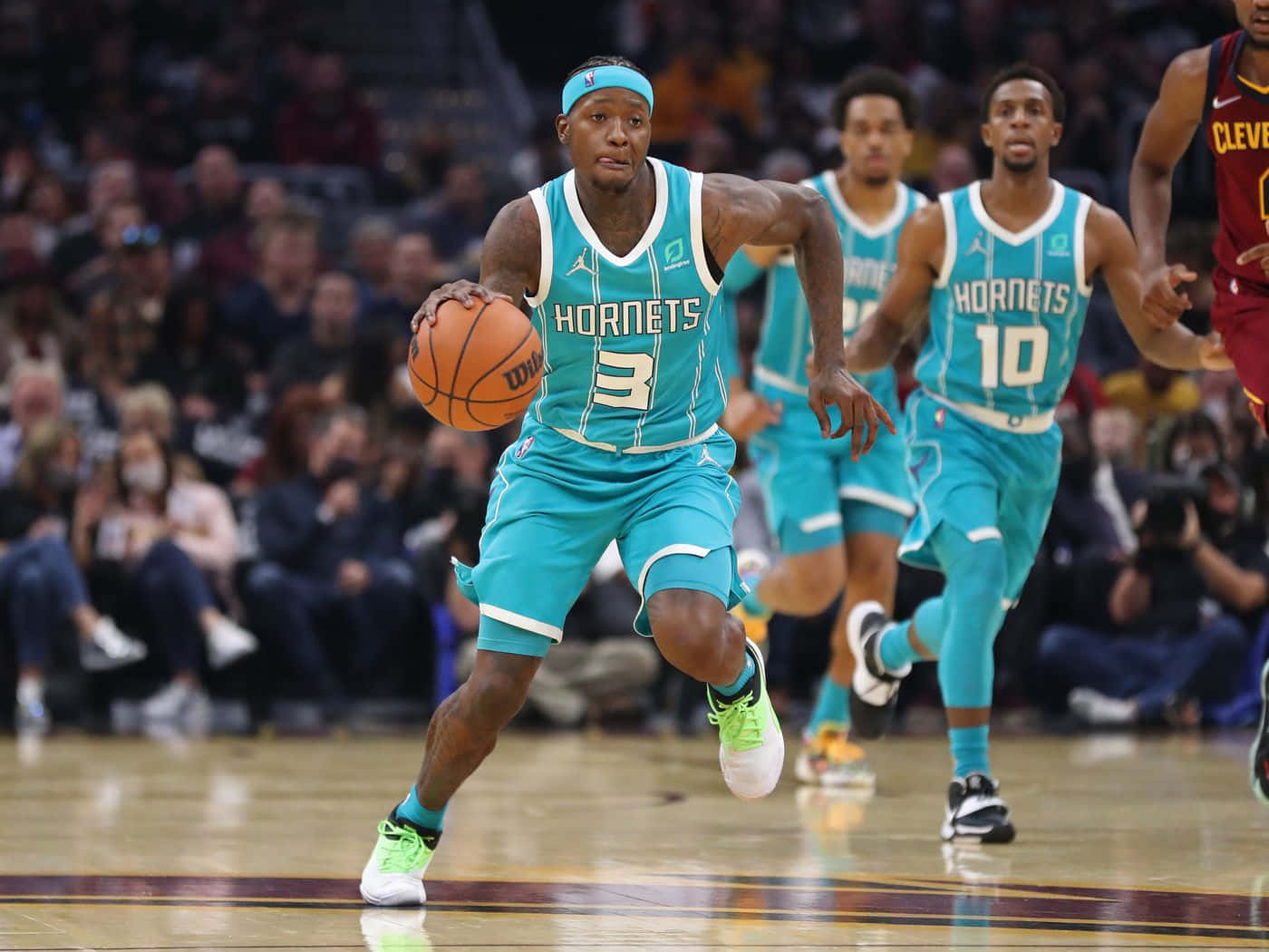 Terryrozier Charlotte Hornets Nba Would Be Translated To Italian As: Terry Rozier Charlotte Hornets Nba. Since It Is A Name And A Team, We Would Retain The Same Words In Italian As Well. Sfondo