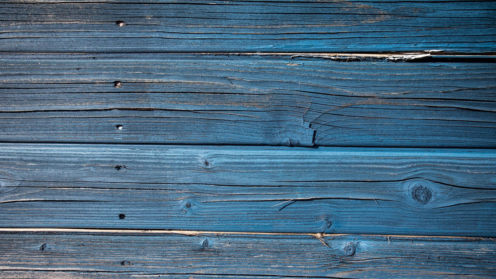 Strukturiertesglattes Holz Mit Löchern Wallpaper
