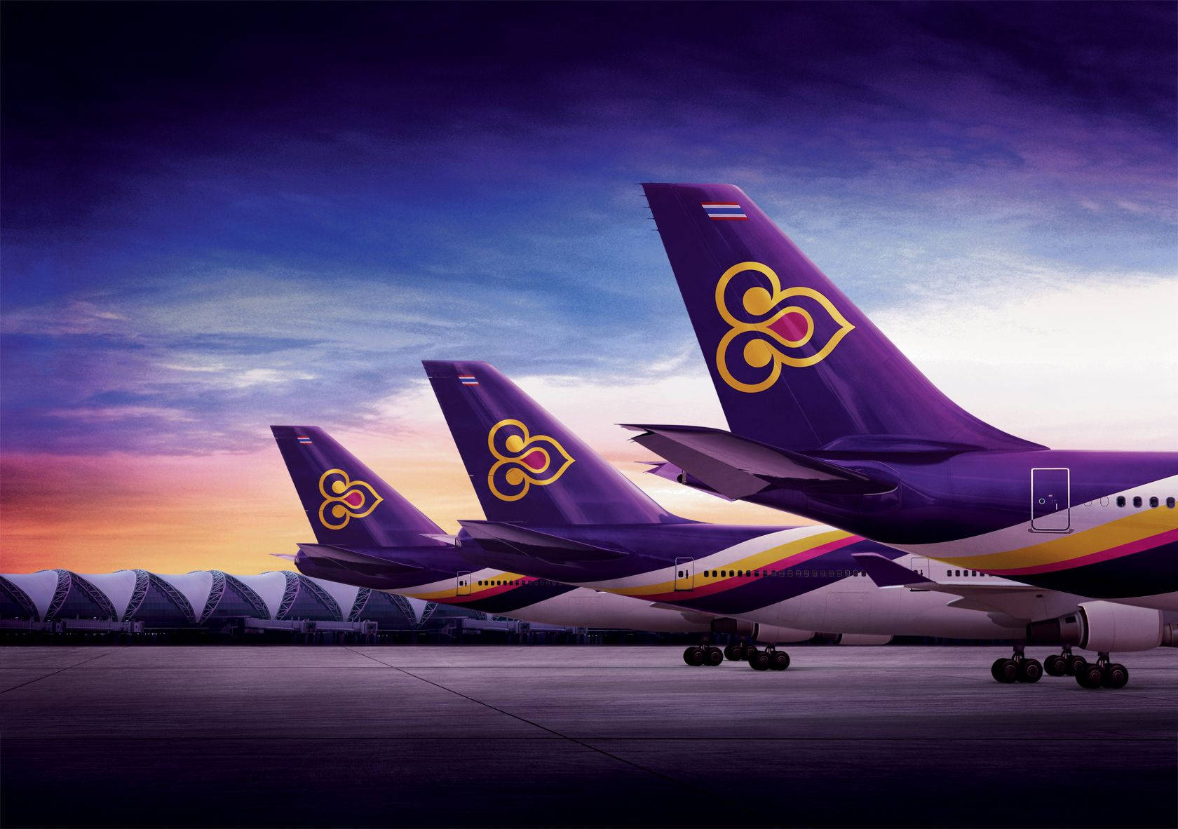 Thaiairways Lila Flygplan. (this Is The Literal Translation. However, If Referring To A Computer Or Mobile Wallpaper, One Might Say 