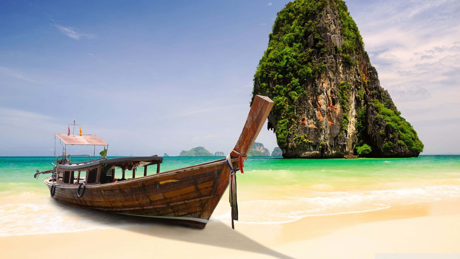 Plage Sereine De Thaïlande Au Coucher Du Soleil Fond d'écran