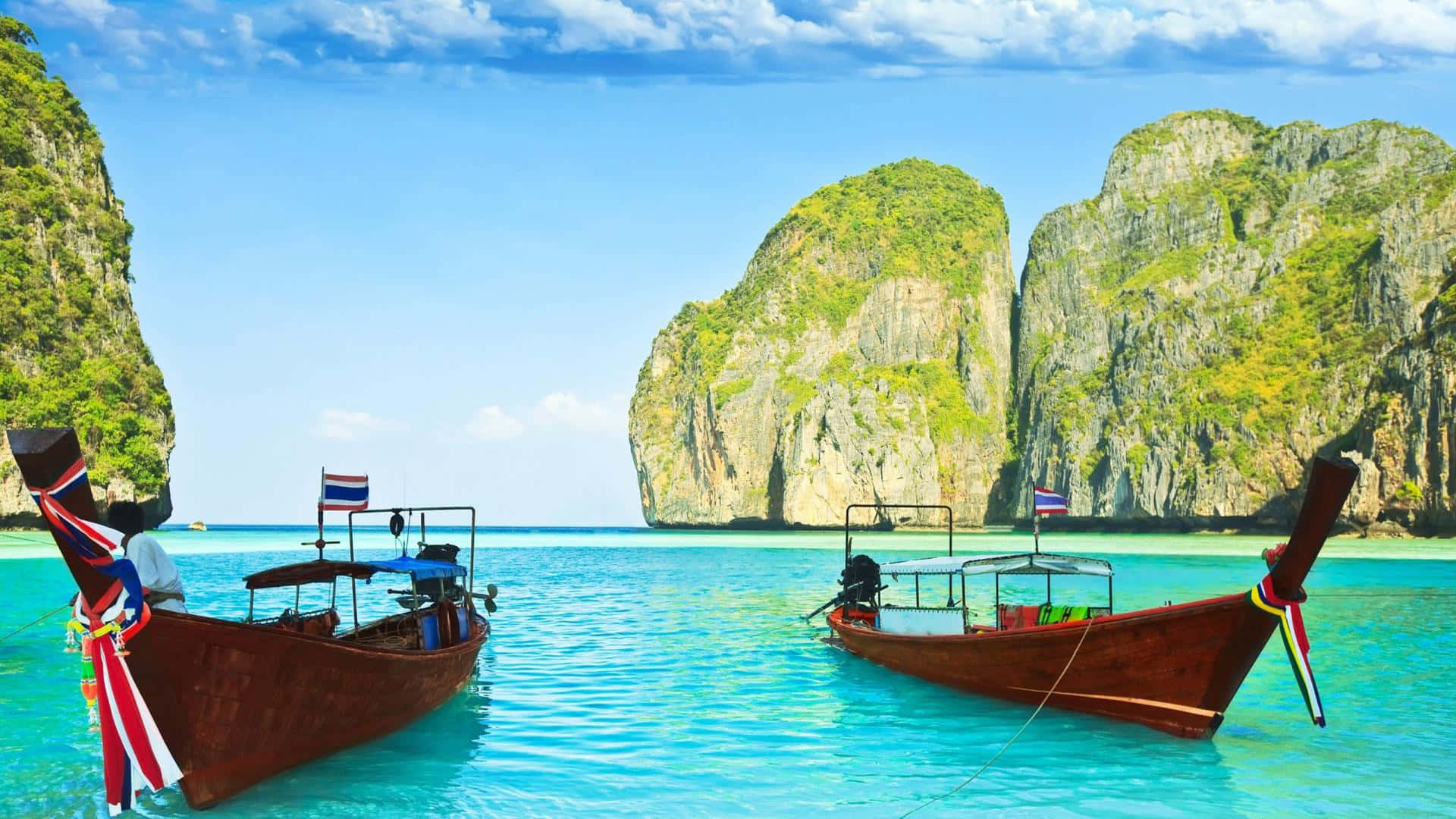 Plage Sereine De Thaïlande Au Coucher Du Soleil Fond d'écran