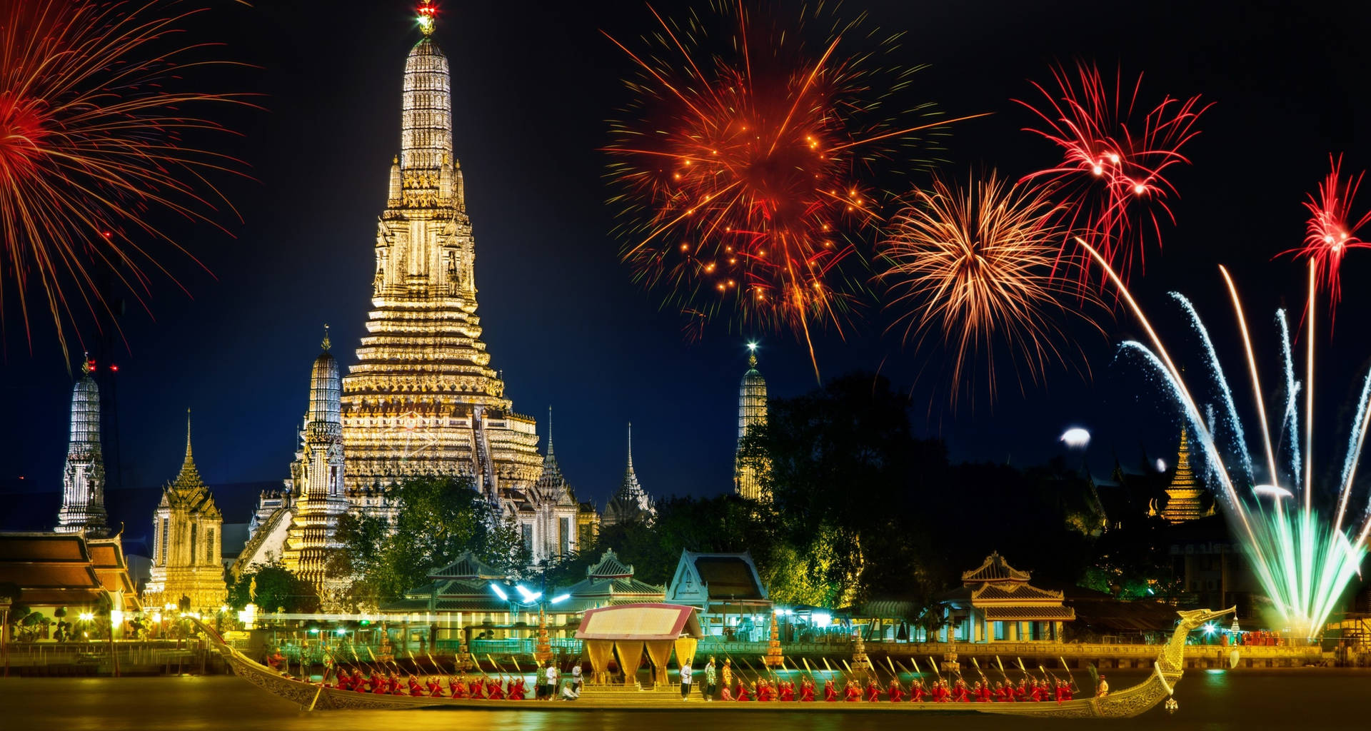 Thailand Nytår Wat Arun til skrivebordsbaggrund Wallpaper