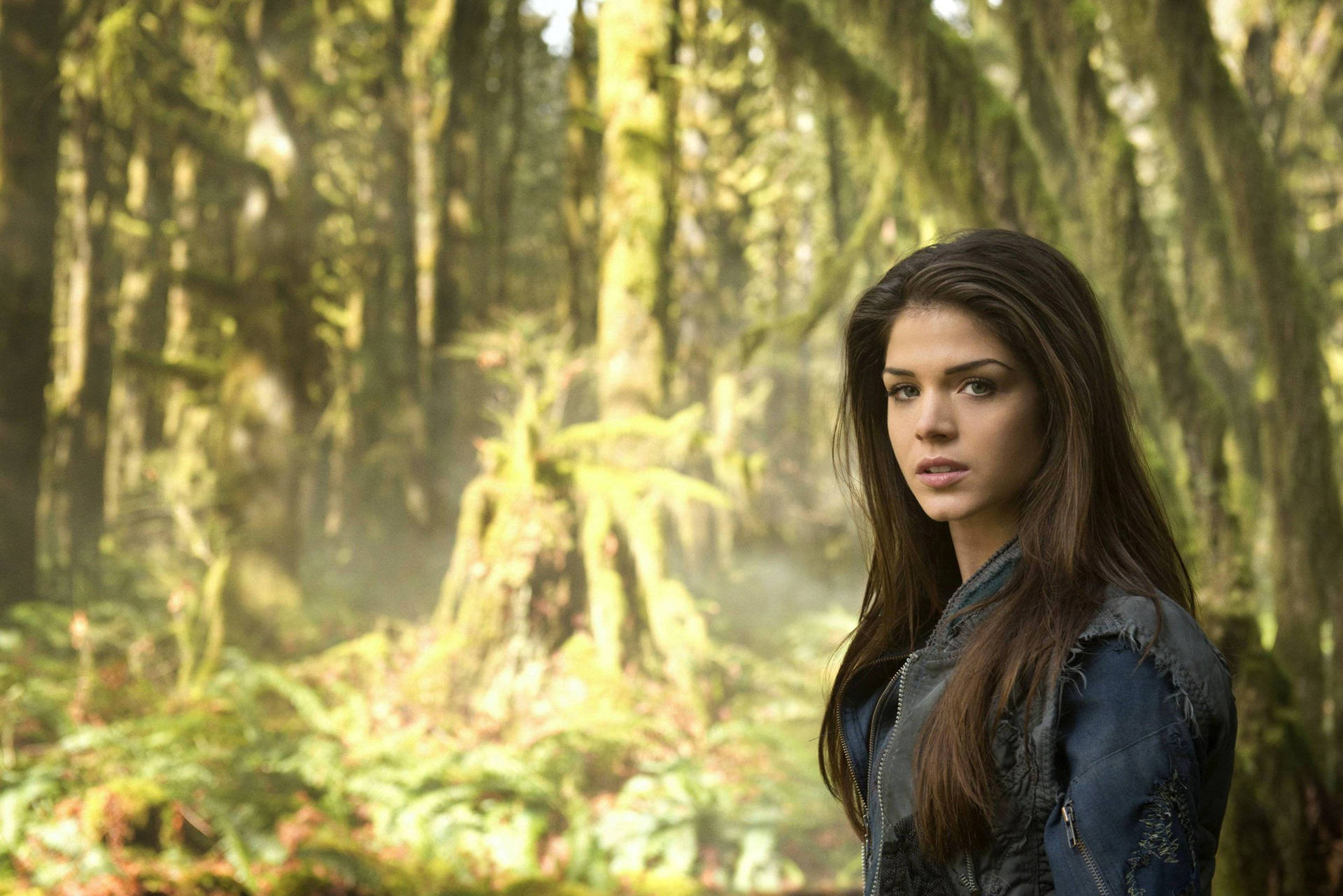 The 100 Actress Marie Avgeropoulos Wallpaper