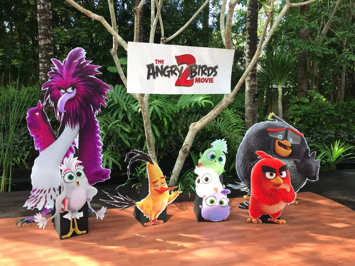 The Angry Birds Movie 2 Cast Standie Wallpaper