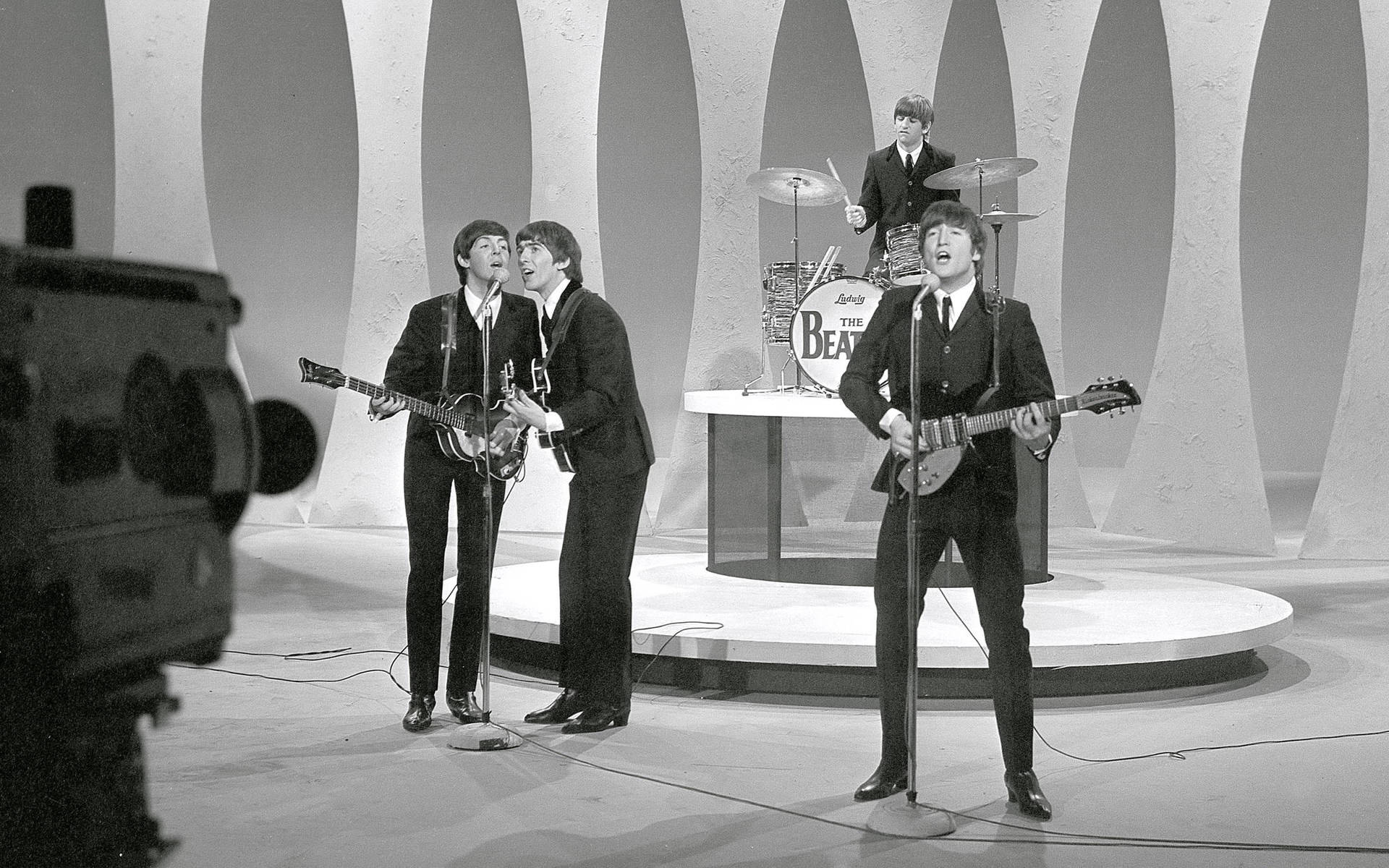 The Beatles On Tv Wallpaper