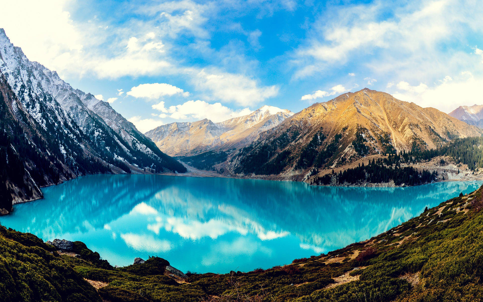 The Big Almaty Lake In Kazakhstan Wallpaper