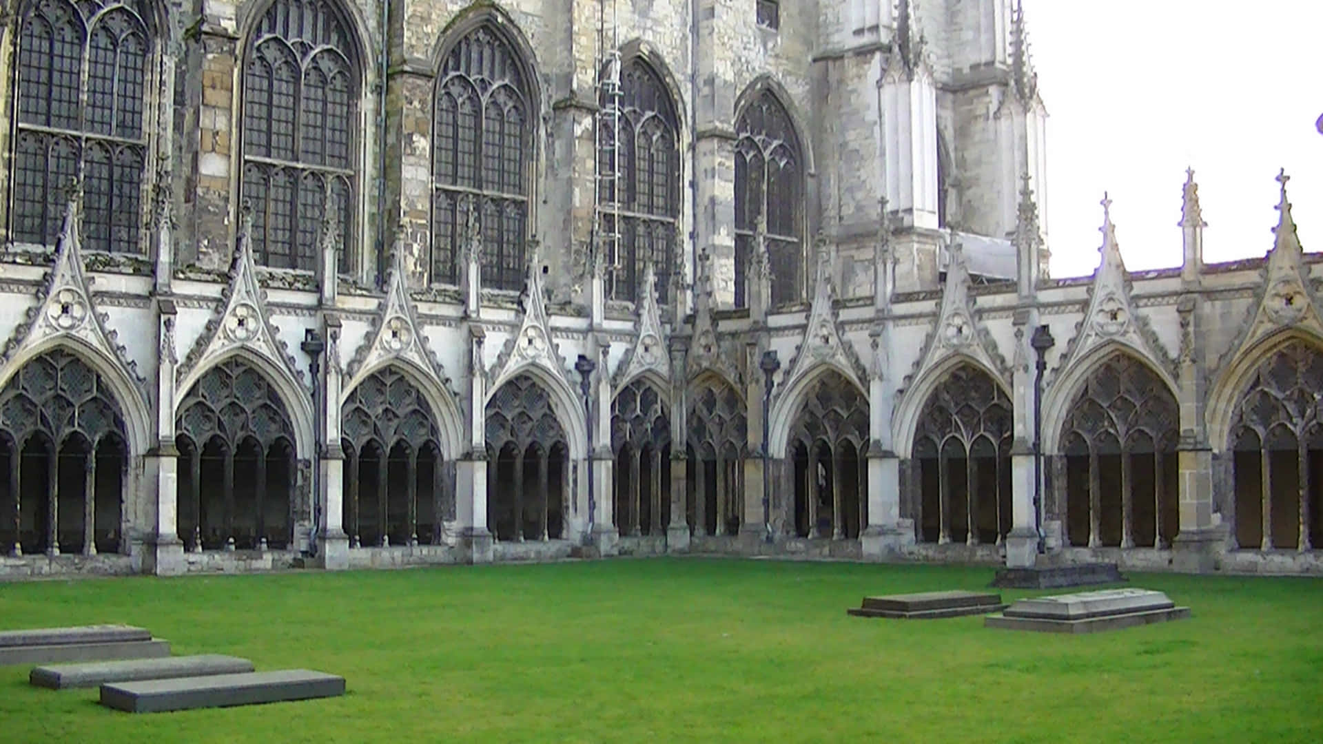The Cloisters And Courtyards Of Canterbury Cathedral Wallpaper