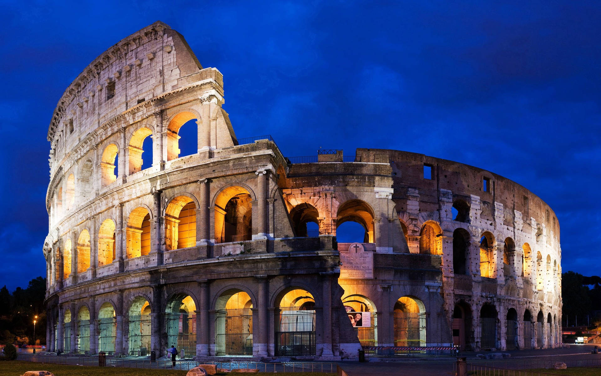 The Colosseum Italy At Night Wallpaper