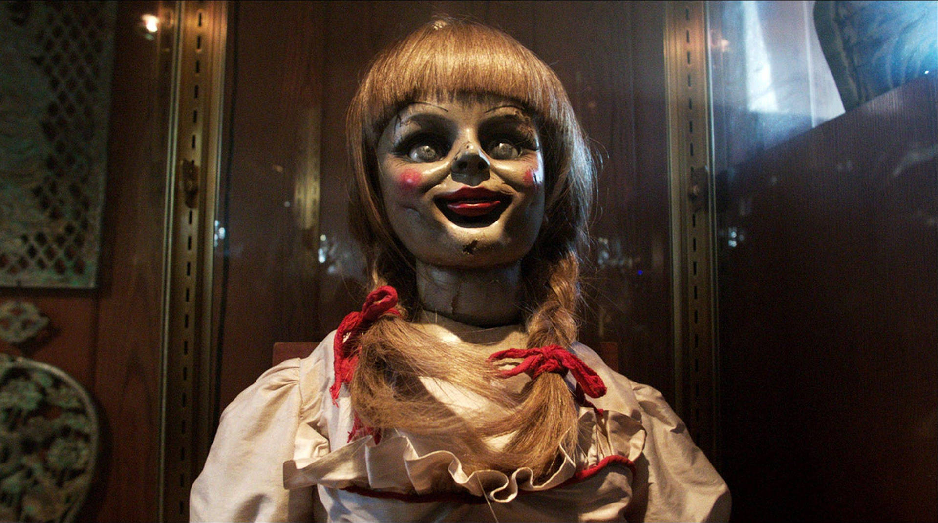 Den skræmmende Annabelle Doll fra The Conjuring Wallpaper