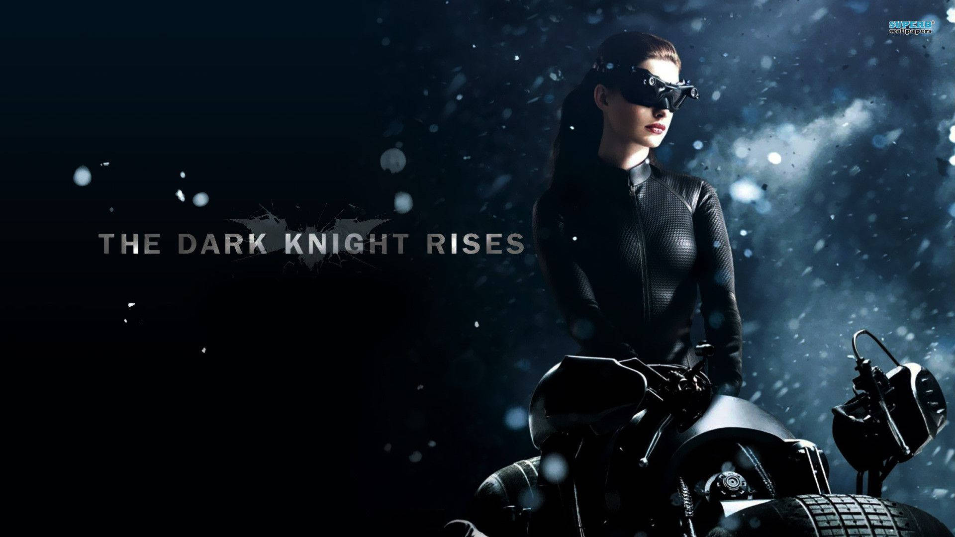 Catwoman makes her presence felt in The Dark Knight Wallpaper