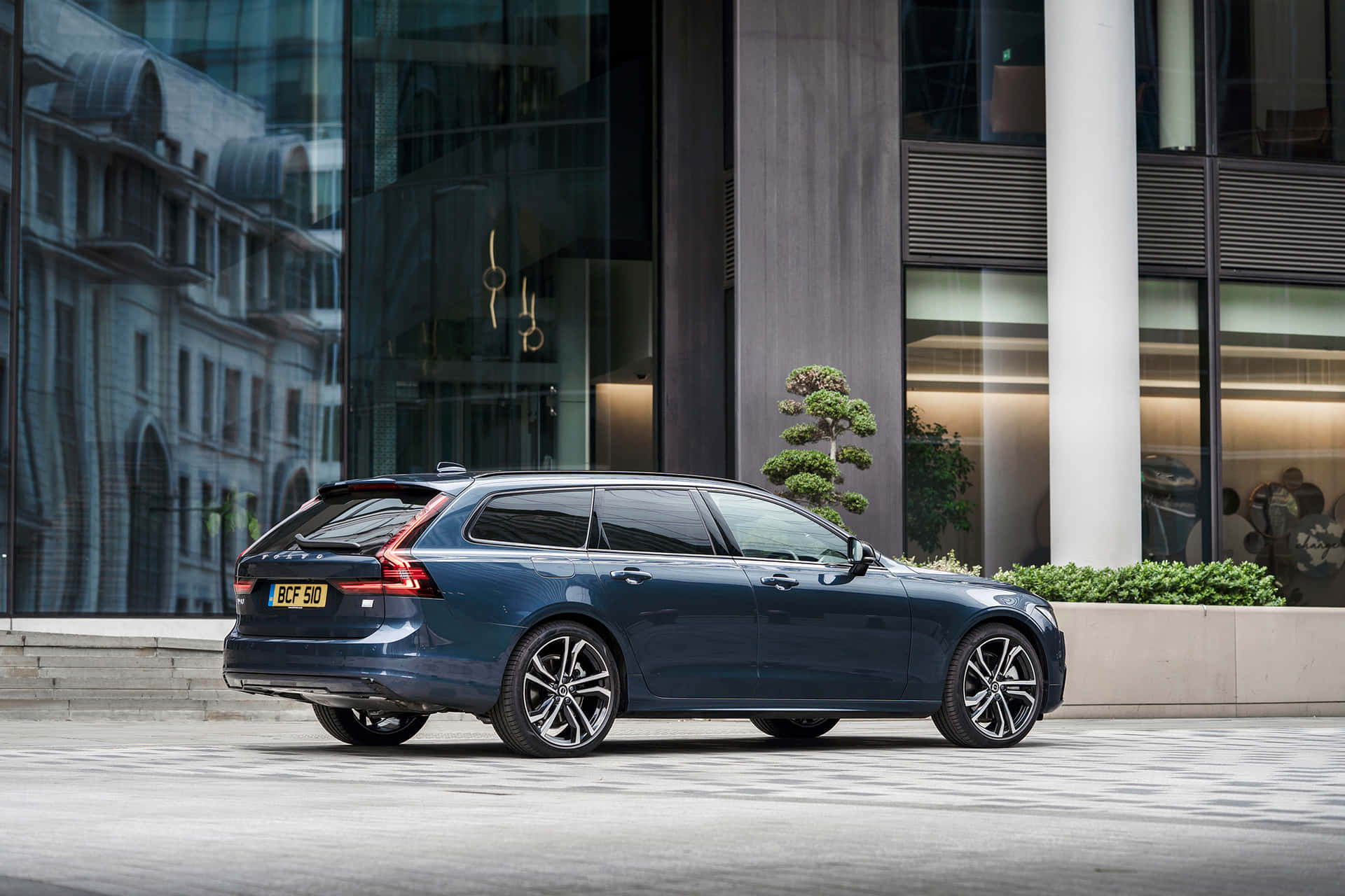 The Elegant Volvo V90 In Action Wallpaper