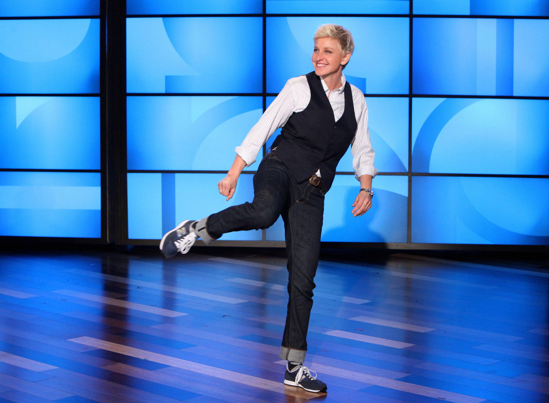 The Ellen Show Host In Vest Background