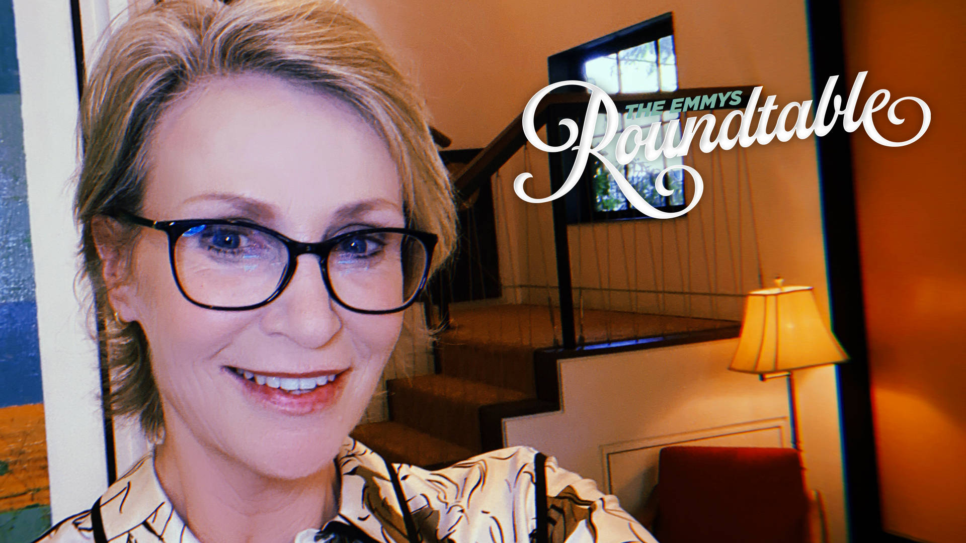 Jane Lynch Posing During The Emmys Roundtable Interview Wallpaper