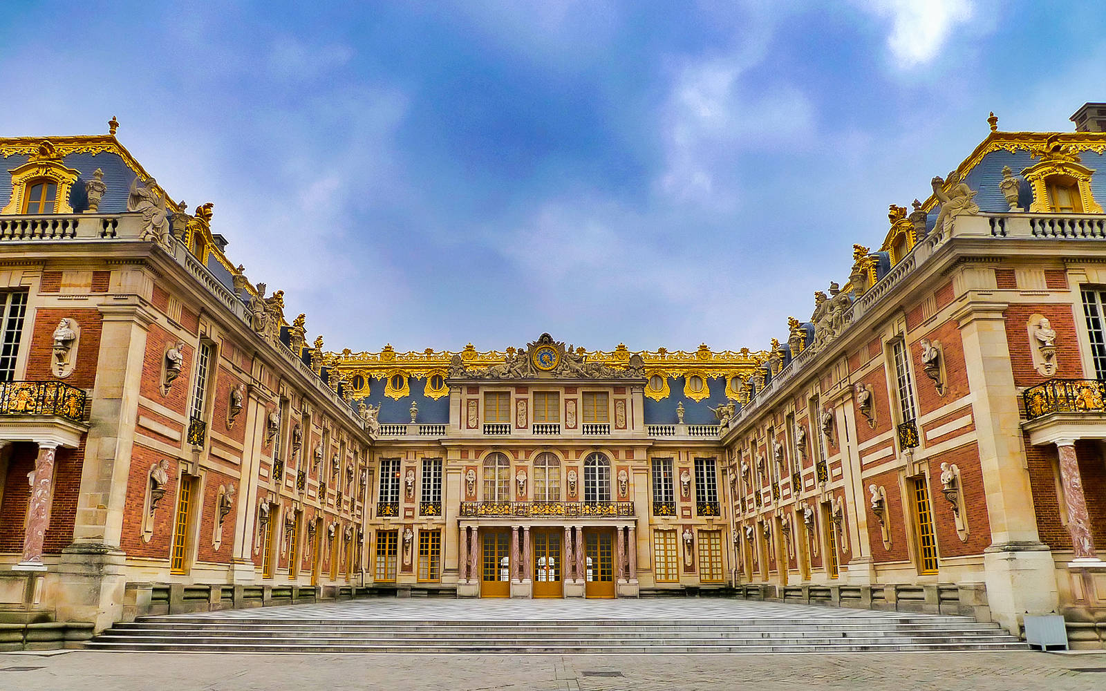 The Facade Of The Palace Of Versailles Picture