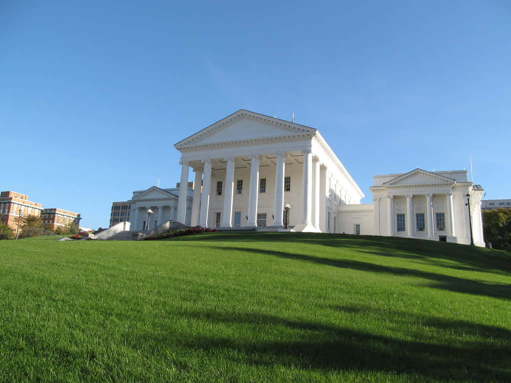The Front Lawn Of The Virginia State Capitol Wallpaper