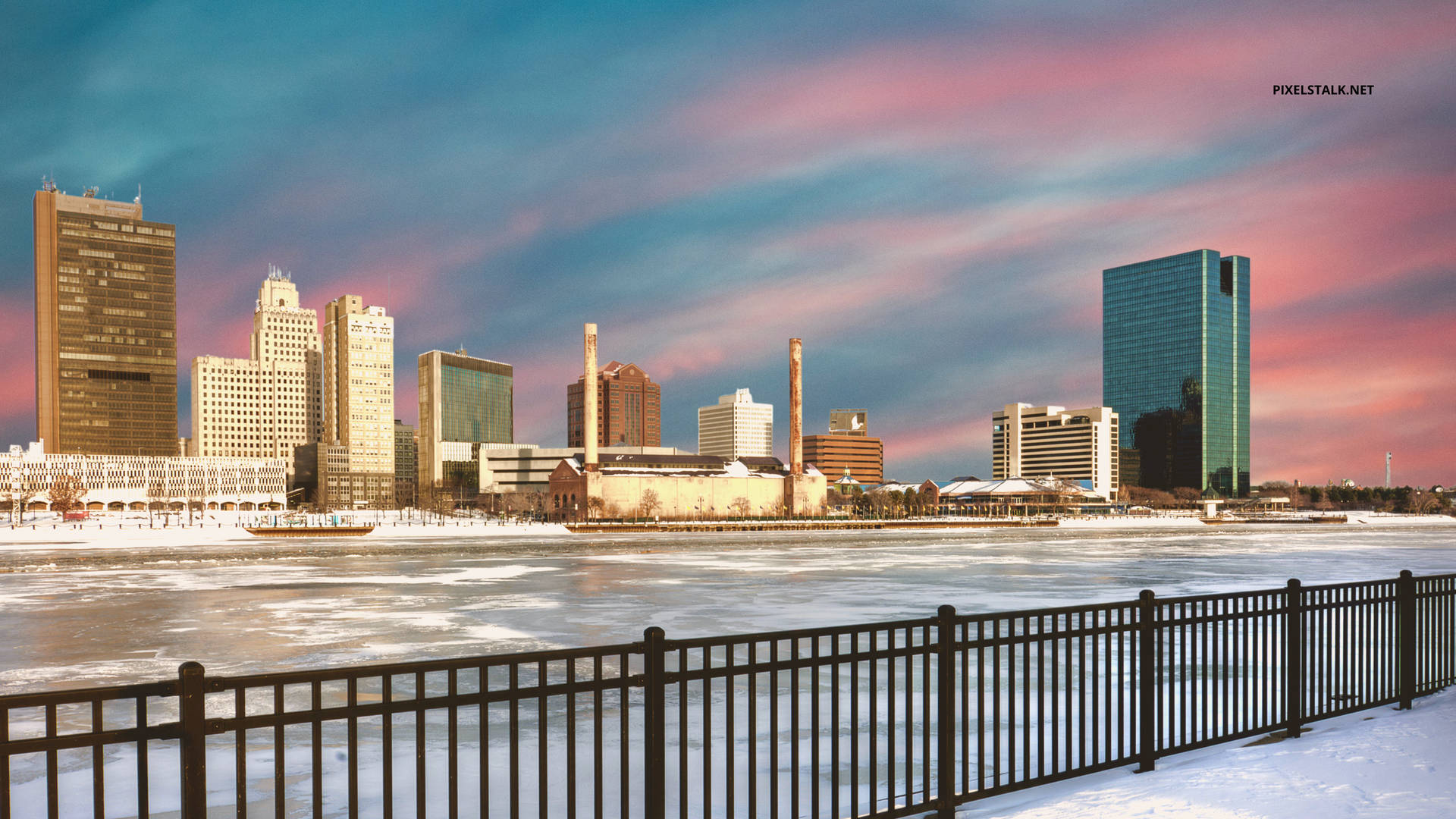 The Frozen Maumee River In Toledo, Ohio Wallpaper