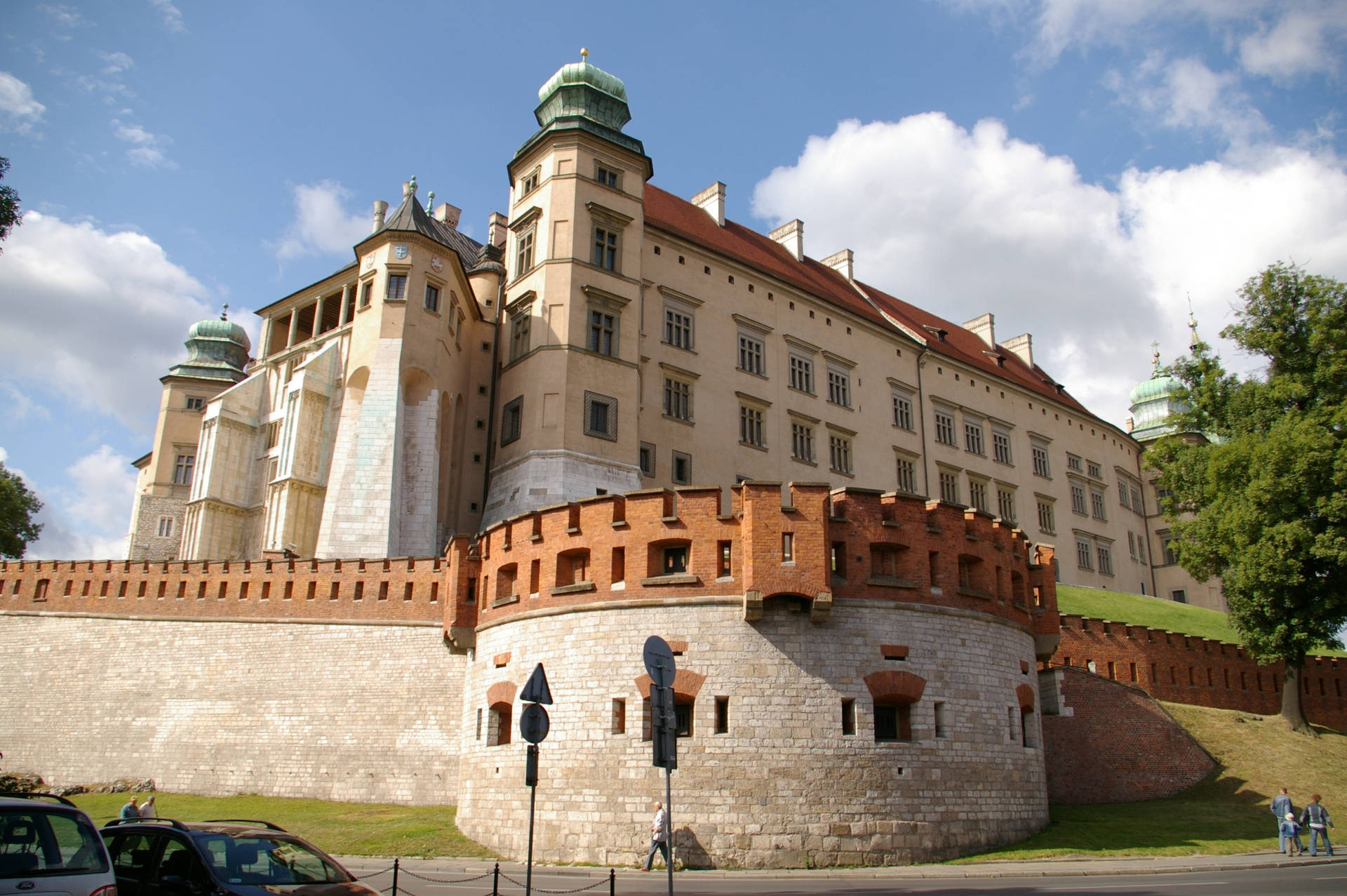 The Gates Of Wawel Royal Castle In Krakow Poland Wallpaper
