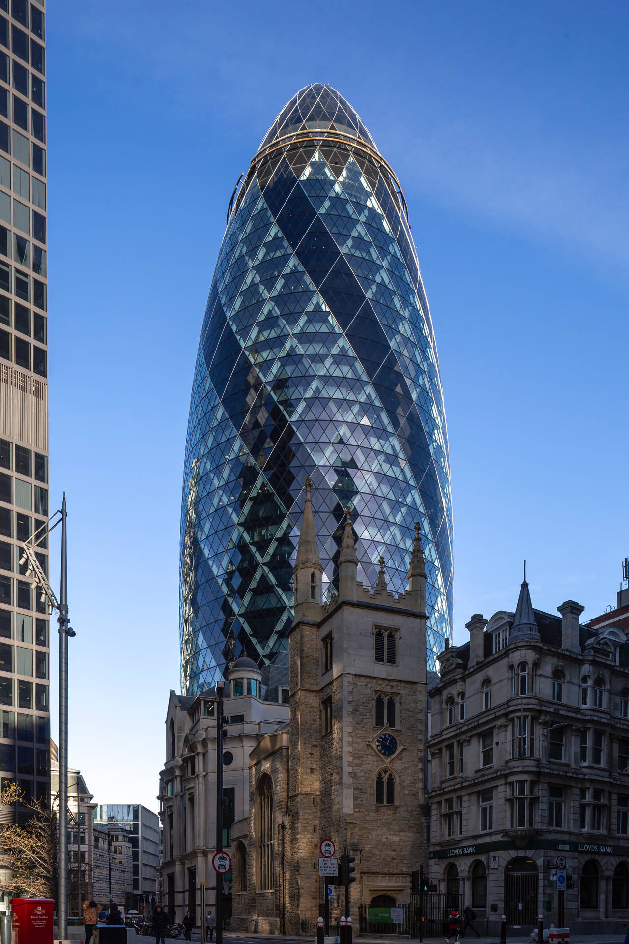 Download The Gherkin With Clear Blue Sky Wallpaper
