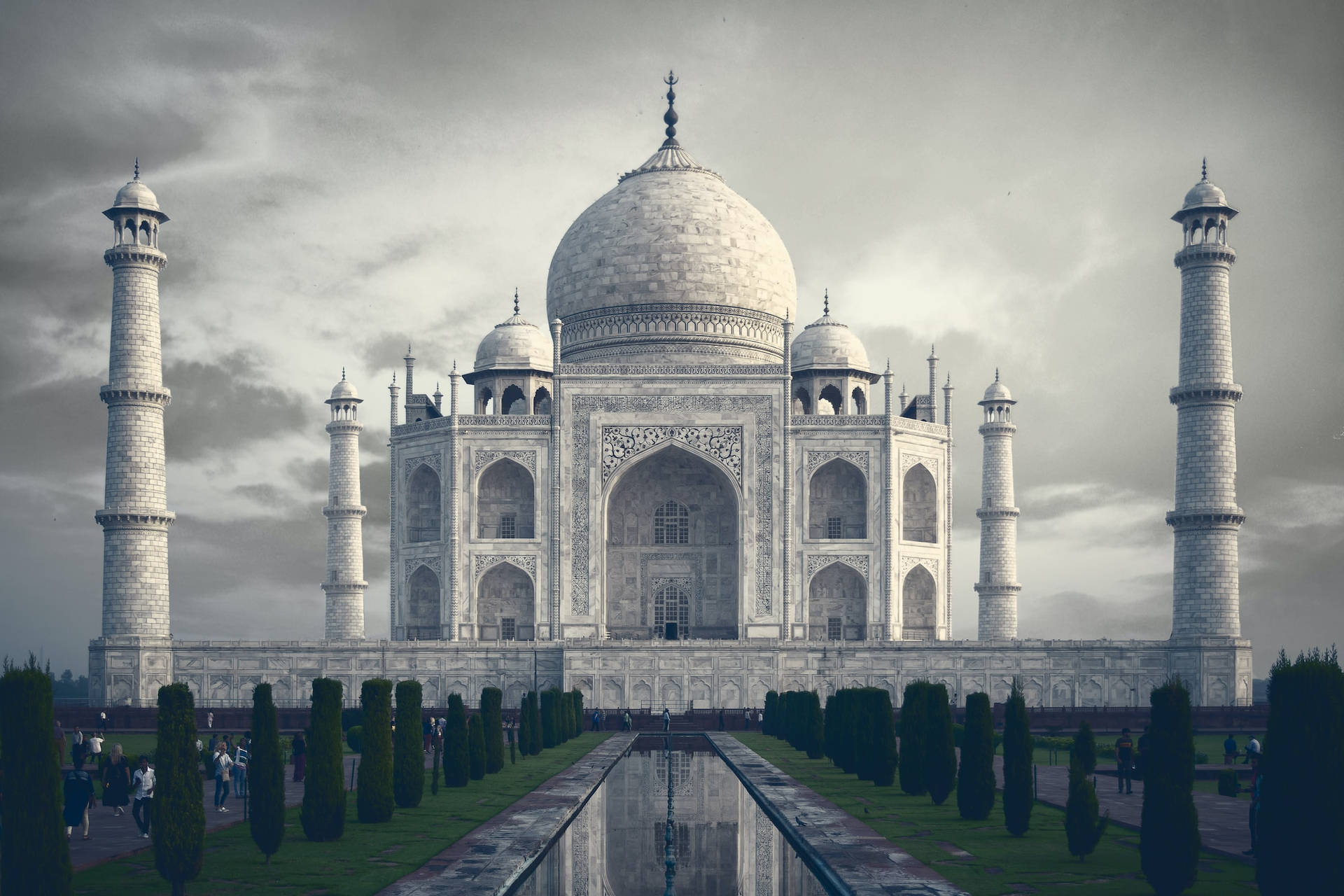 The Gigantic Taj Mahal Wallpaper
