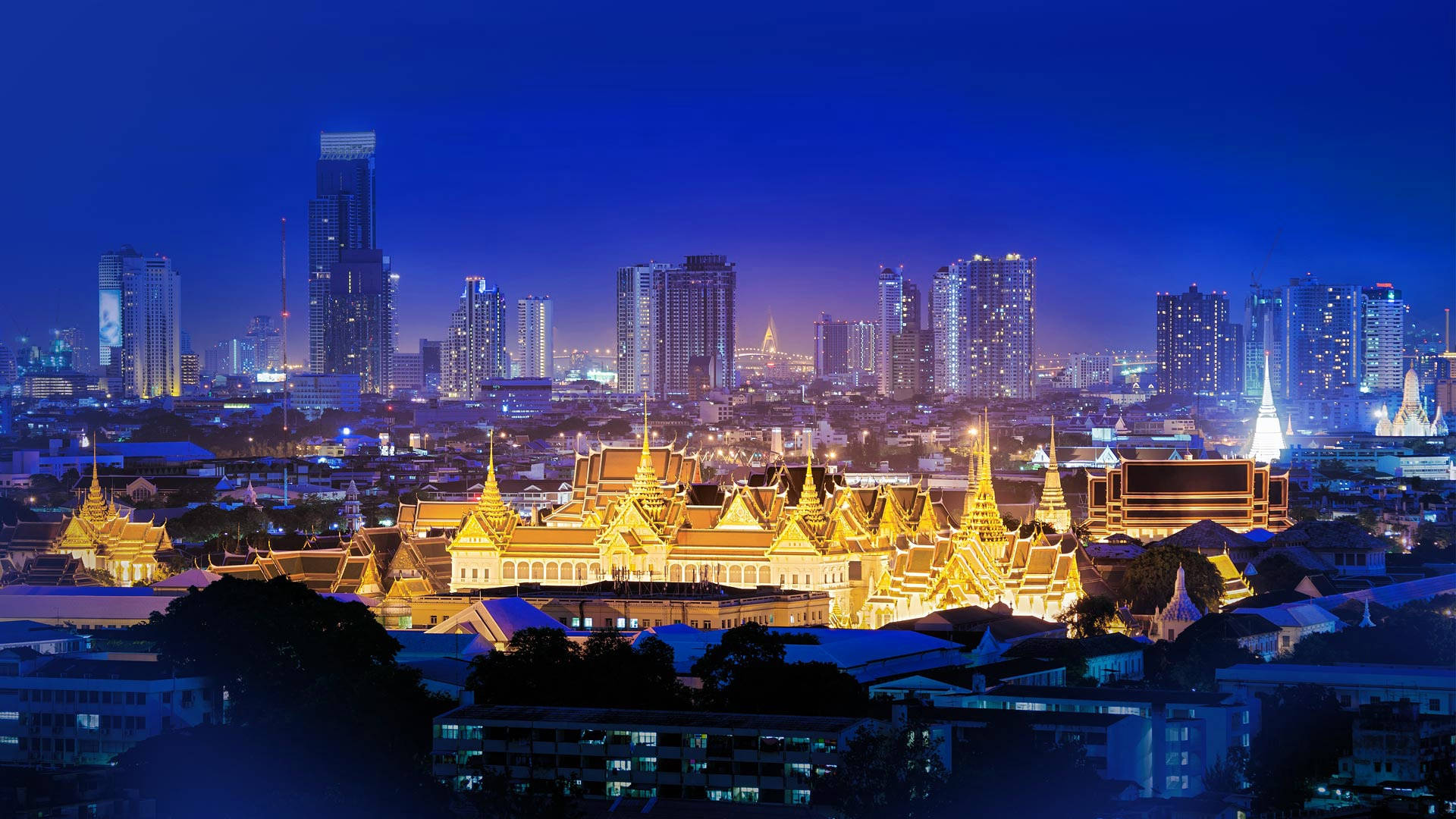 Magnificent View of the Grand Palace, Thailand Wallpaper