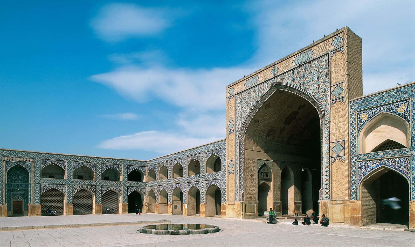 The Great Mosque Of Isfahan Wallpaper