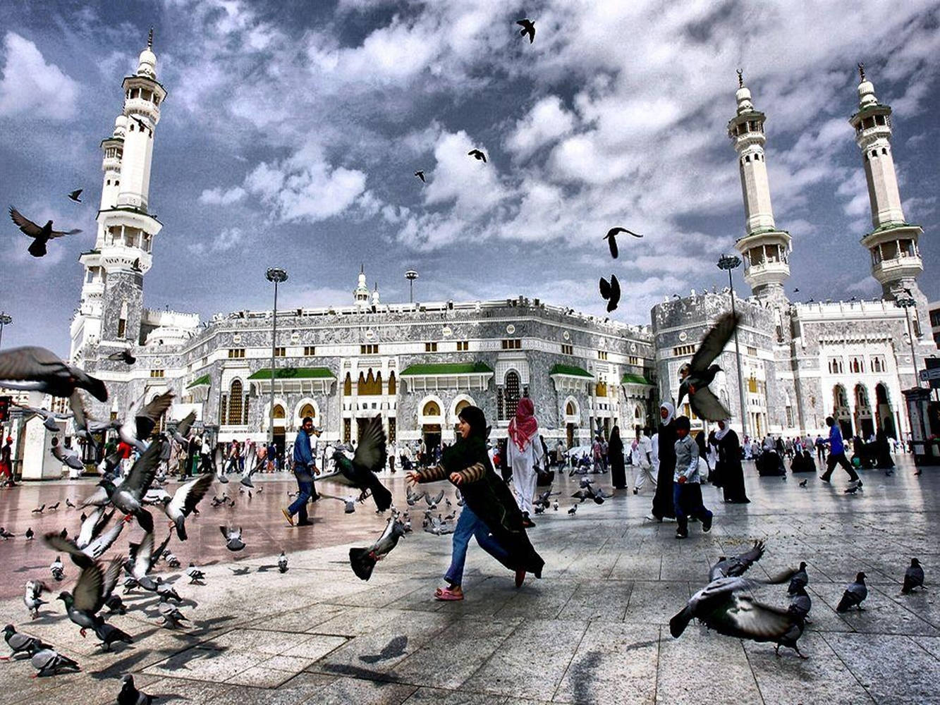 Lagrande Moschea Di Mecca In Alta Definizione. Sfondo