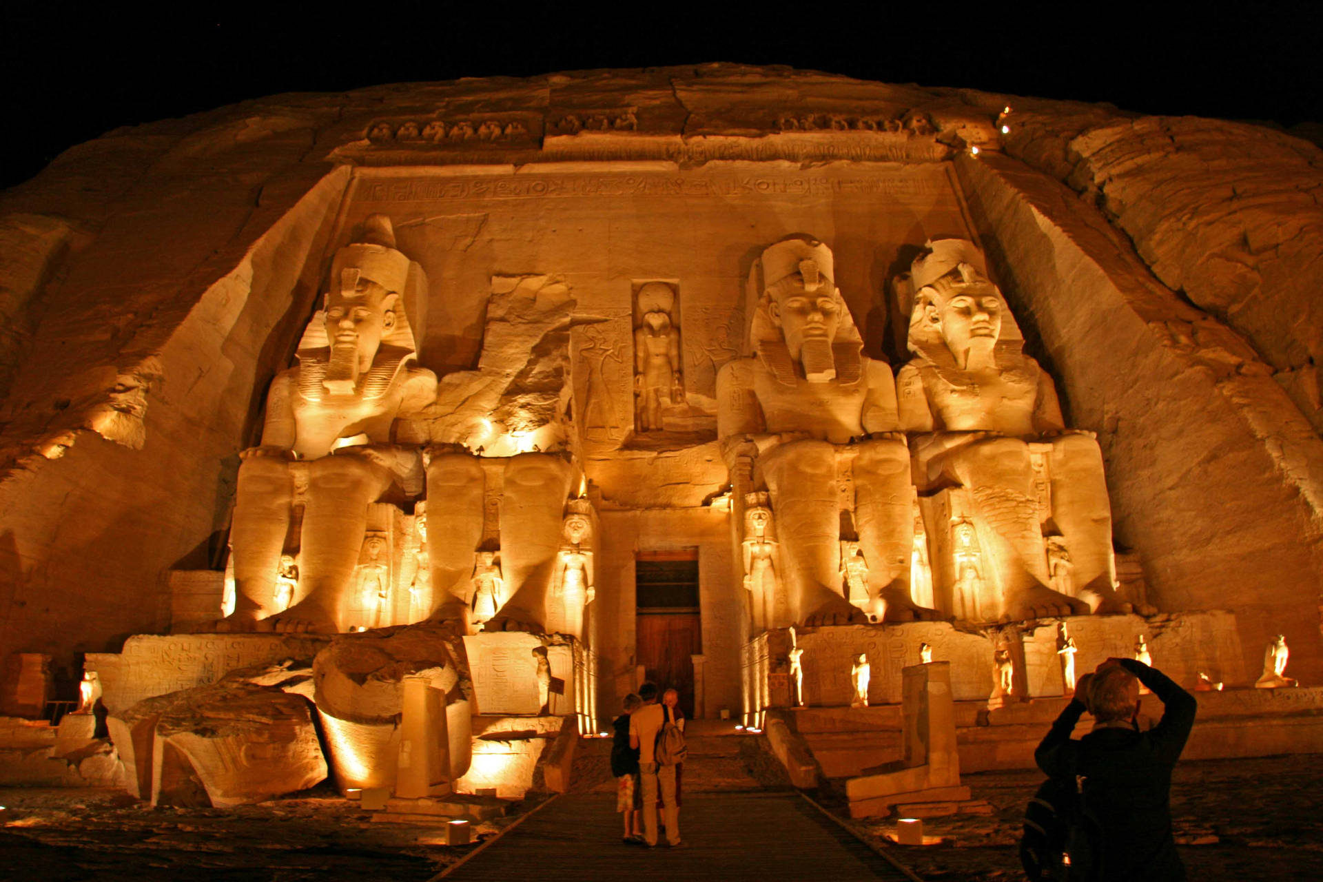 The Great Temple Of Abu Simbel At Night Wallpaper