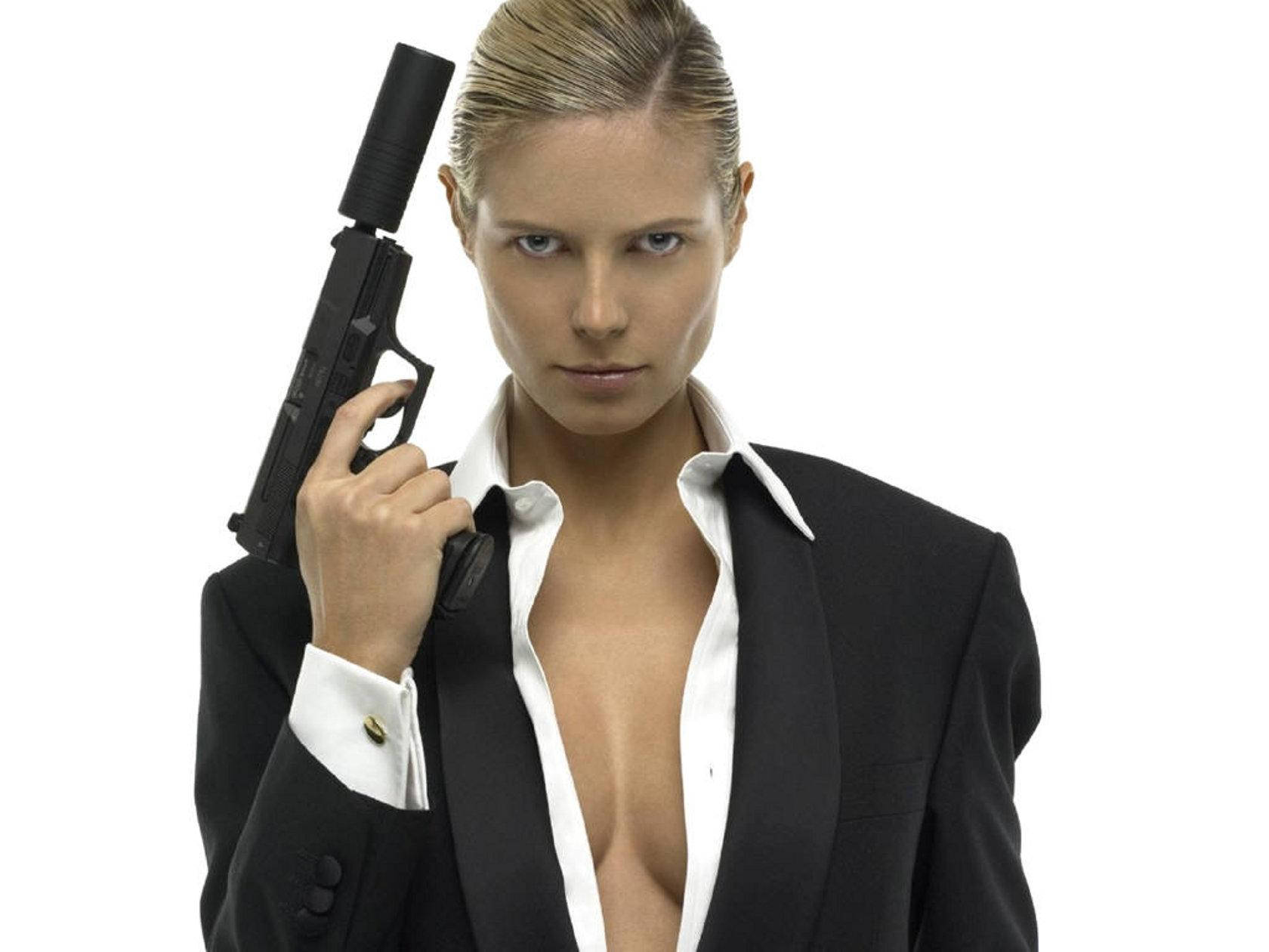 The Gunwoman Heidi Klum