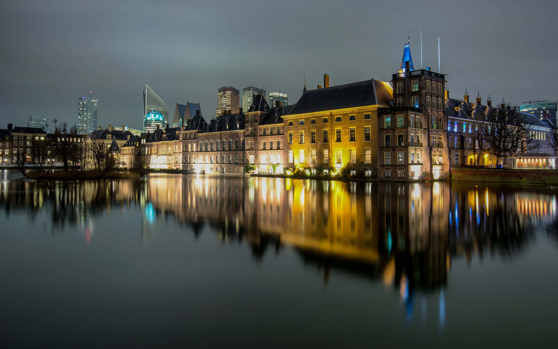 The Hague Skylineat Night Reflection Wallpaper