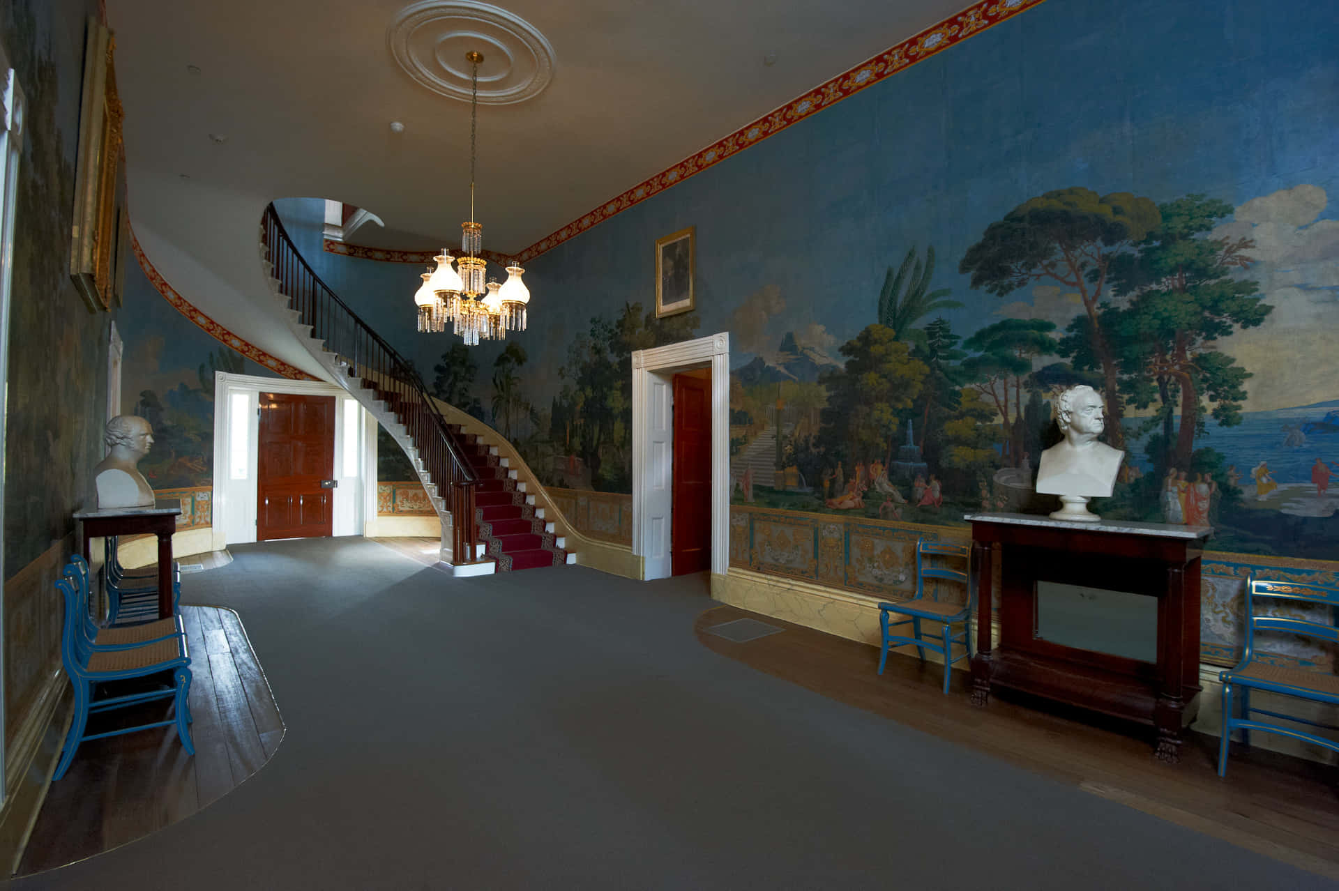 Det Hermitage Mansion-tapet har et elegant herregårdsdesign. Wallpaper
