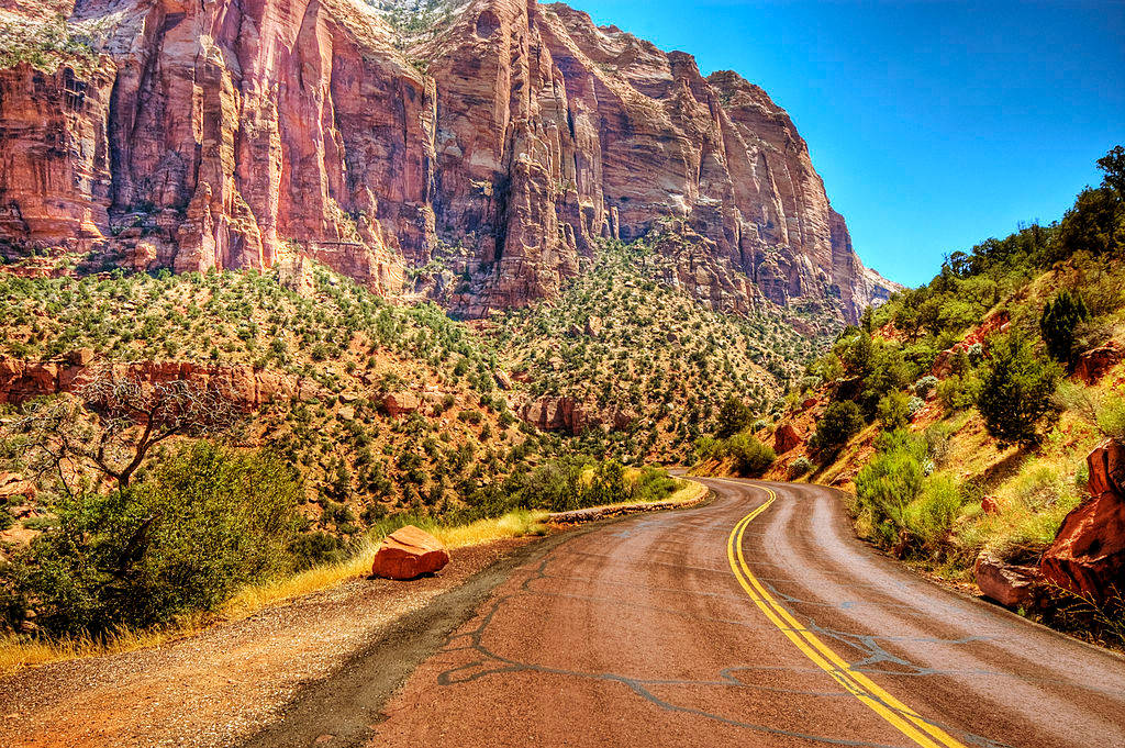 The Highway Going To Zion National Park Wallpaper