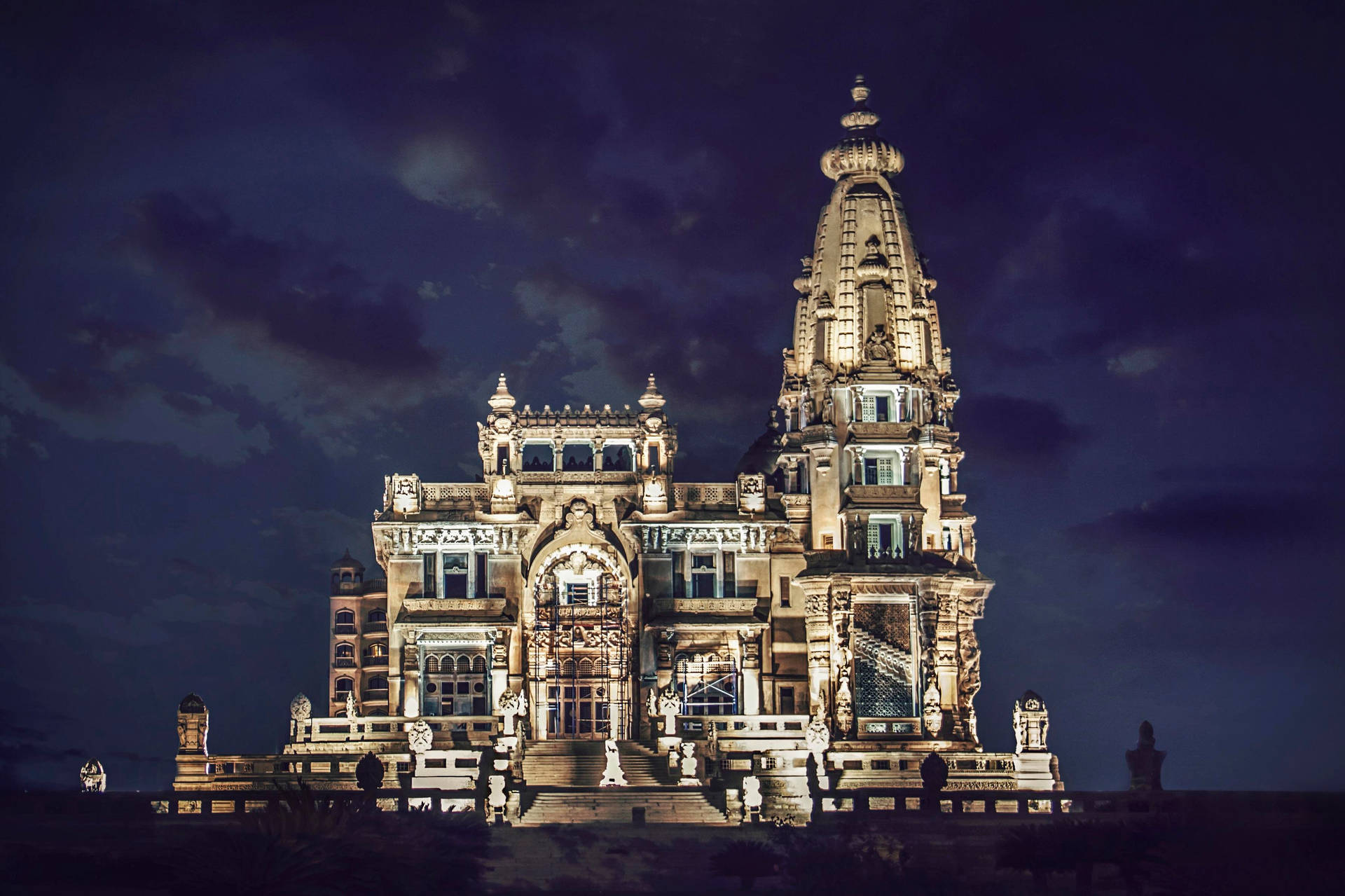 Mesmerizing Architecture of Hindu Palace in Cairo Wallpaper