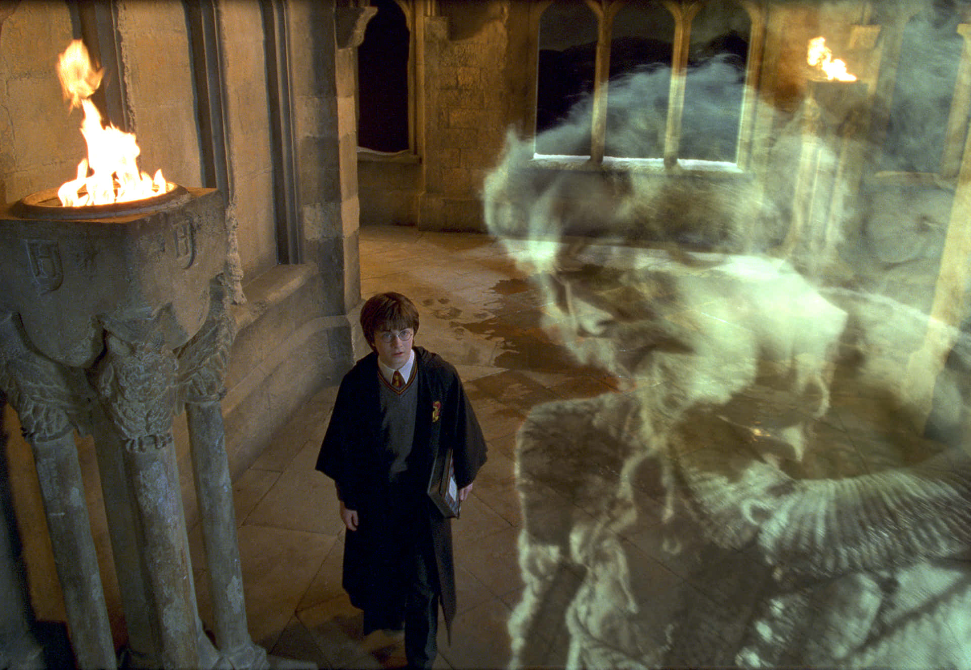 Lamagia Y El Misterio Abundan Con Los Fantasmas De Hogwarts. Fondo de pantalla