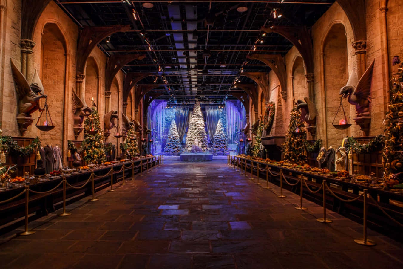 The Hogwarts Great Hall - Where Magic Meets Education Wallpaper