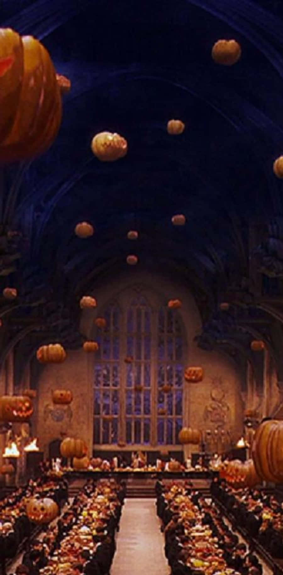 Hogwarts Great Hall, the iconic and stunning center of Hogwarts Castle Wallpaper