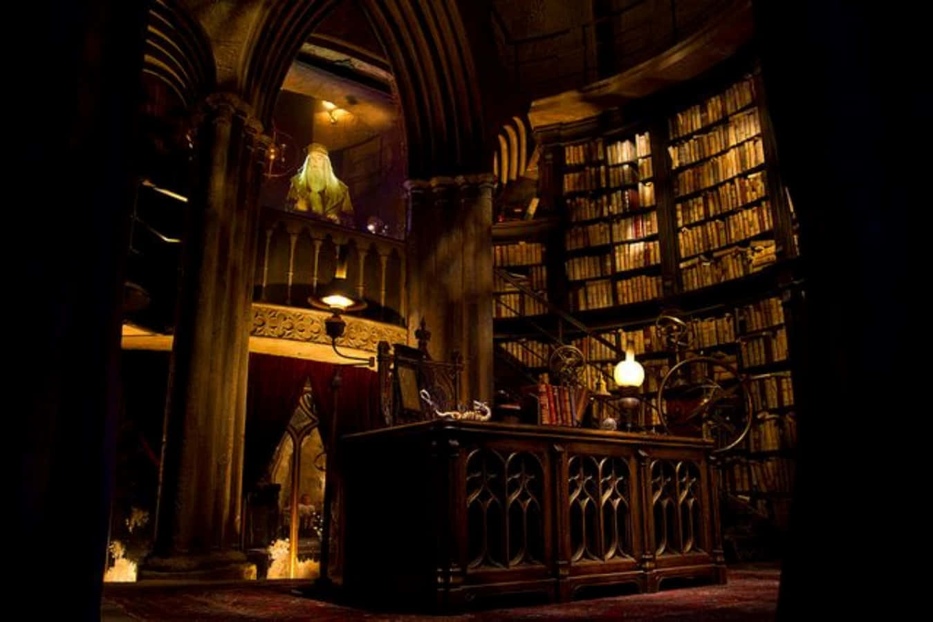 Step Inside The Legendary Hogwarts Headmaster's Office. Wallpaper