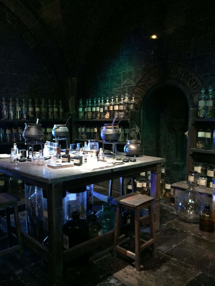 Potions Class at Hogwarts School of Witchcraft and Wizardry Wallpaper