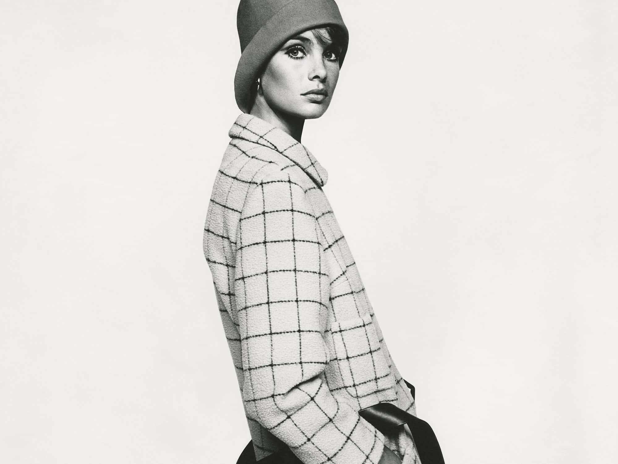 The Iconic Jean Shrimpton In A Classic Pose Wallpaper