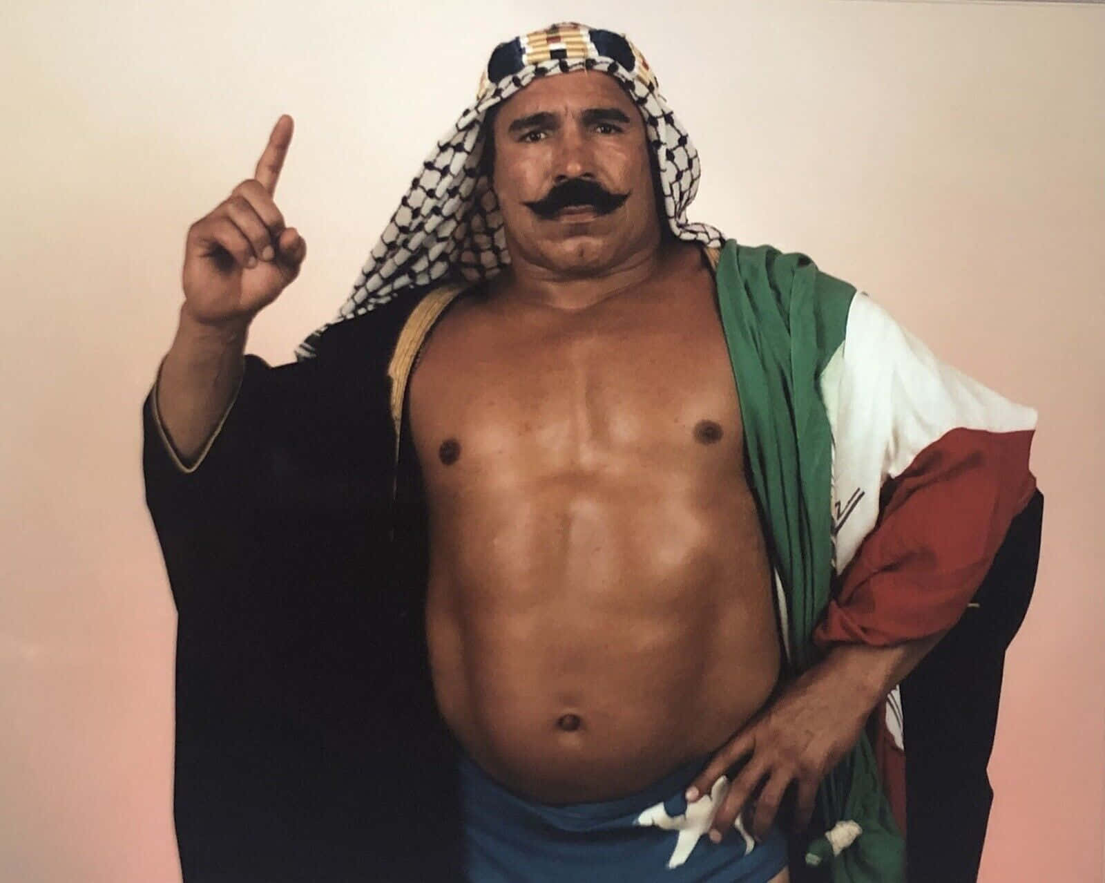 Den Iron Sheik Wrestler Portræt Tapet Wallpaper