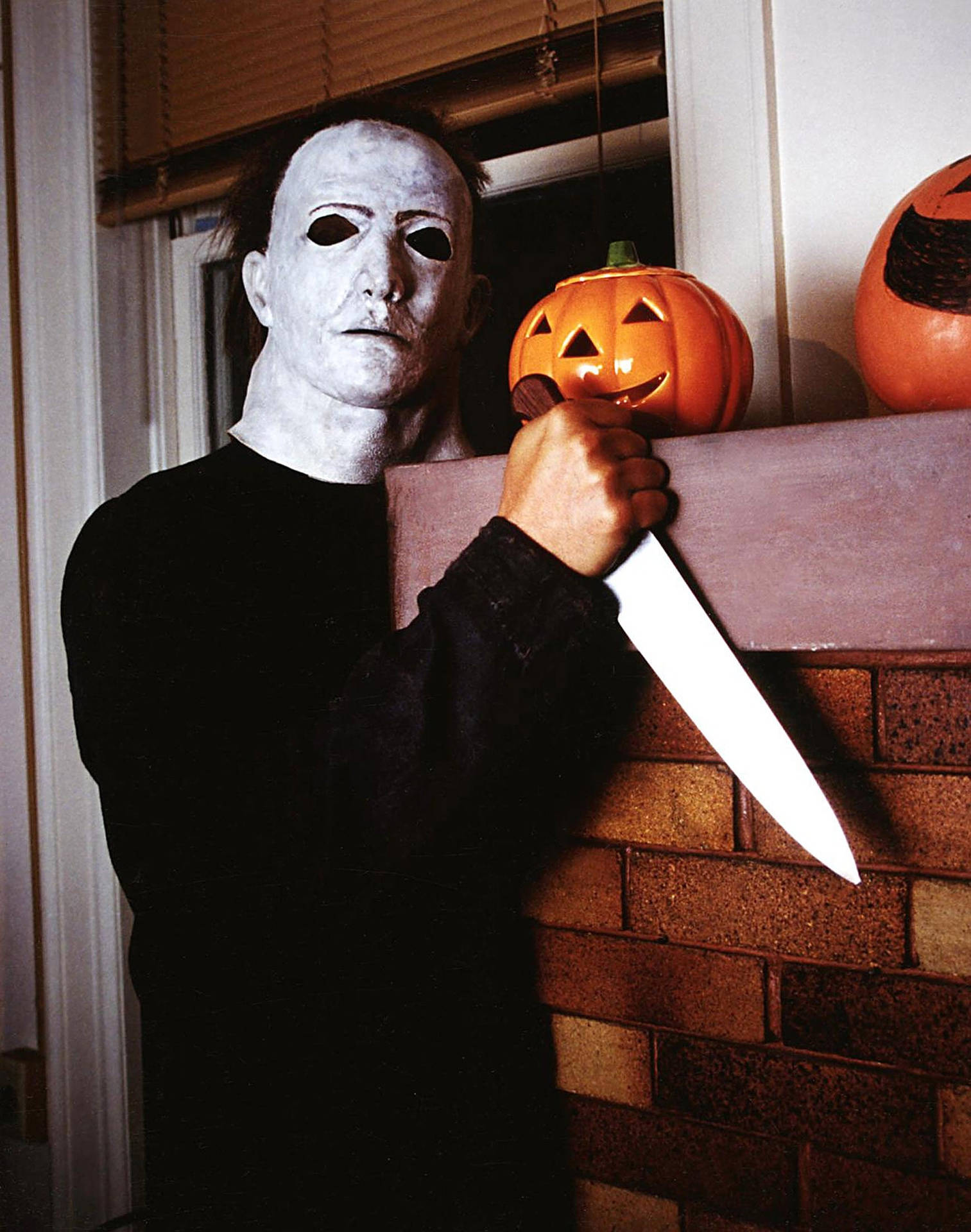 The Killer Michael Myers Halloween PFP Wallpaper