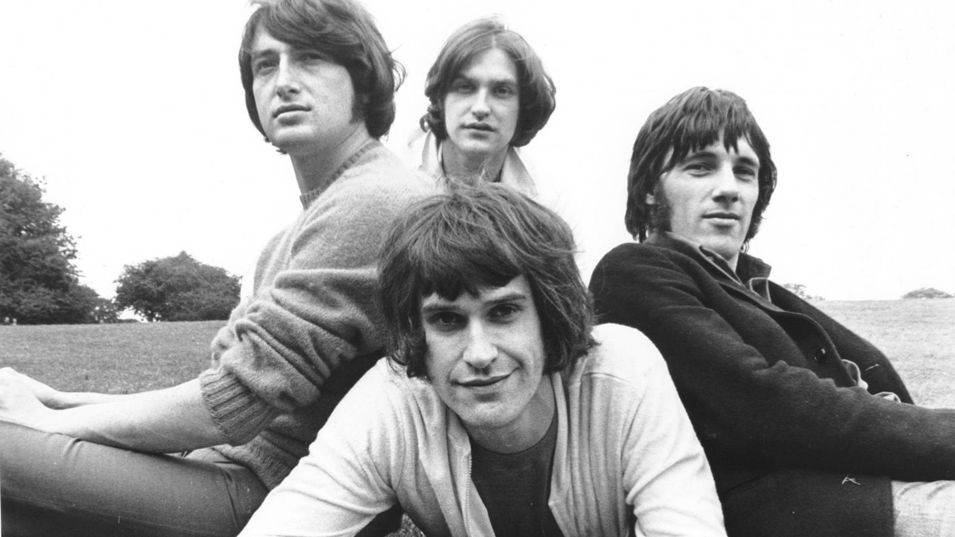 The Kinks Band Posing Together Wallpaper