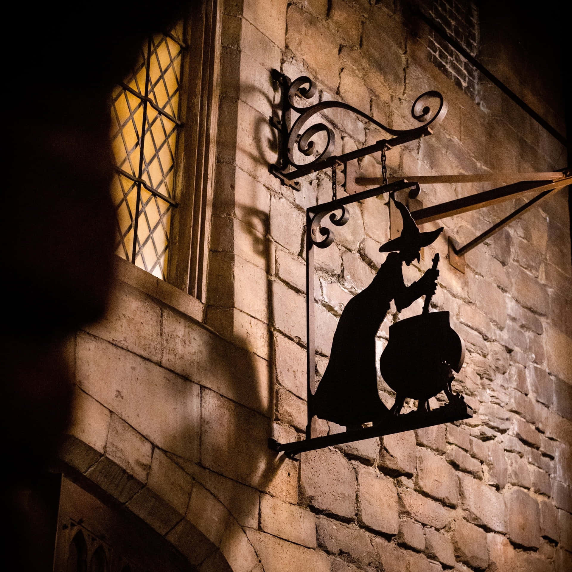Step Inside The Leaky Cauldron and Discover the Magical Wizarding World Wallpaper
