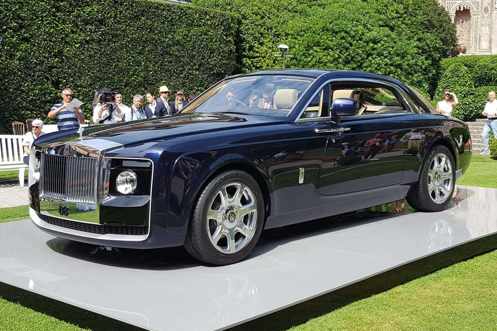 The Luxurious Glamour Of Rolls-royce Sweptail Wallpaper