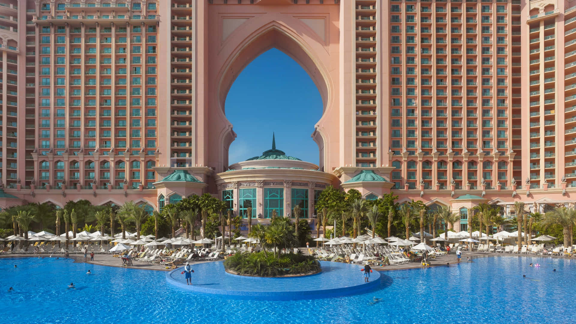 The Magnificent Architectural Design Of Atlantis Resort Wallpaper