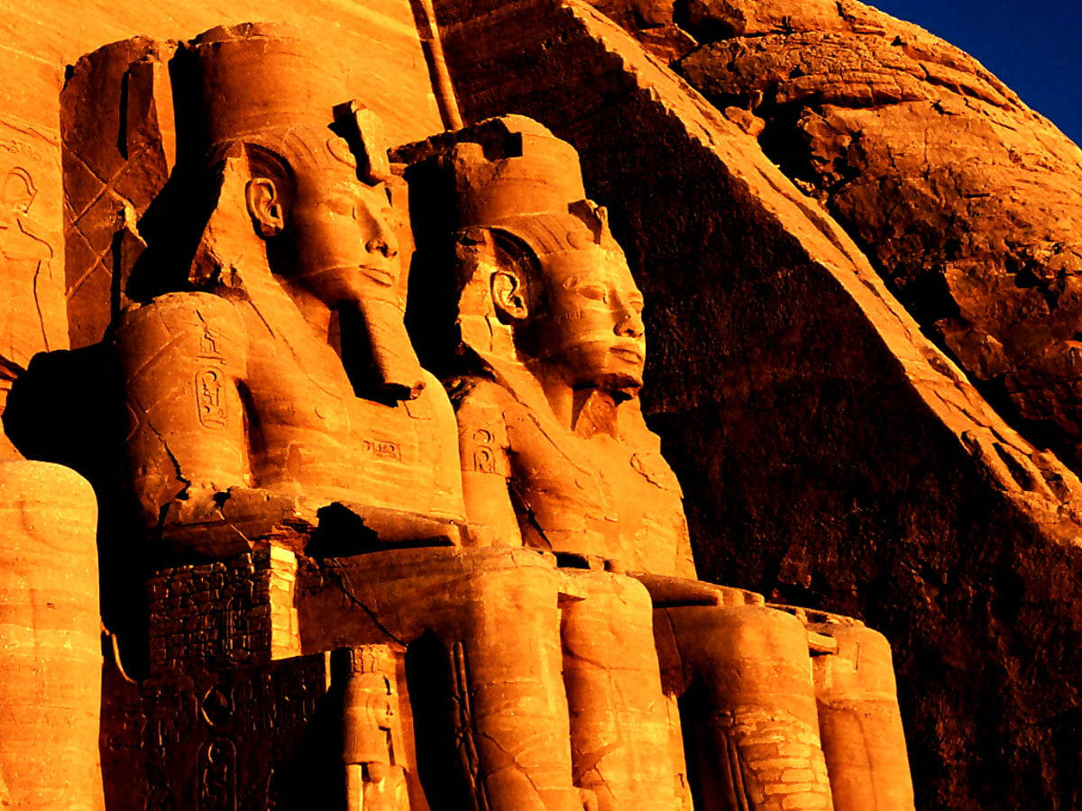 The Main Entrance To The Great Temple At Abu Simbel Wallpaper